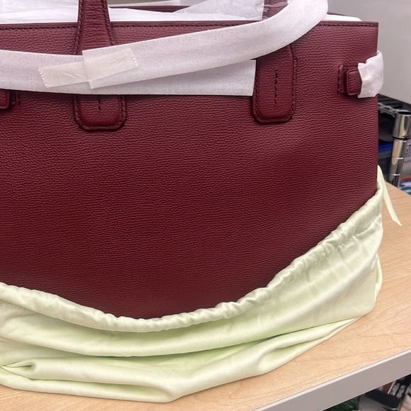 NWT authentic Burberry Handbag - Picture 2 of 5